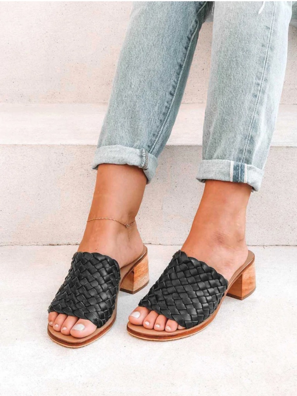 New with tags Liberte Leather Santorini leather woven mules size 5 - Picture 2 of 8